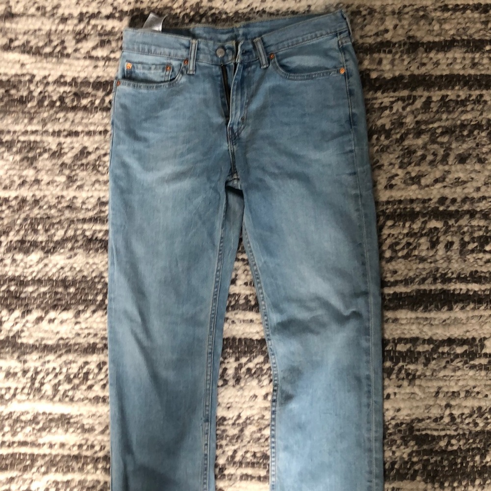 Levi’s 514 light wash jeans